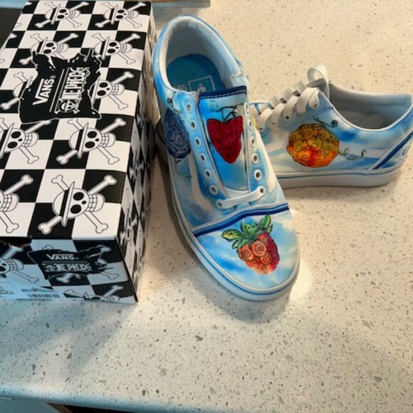 Vans+One Piece Old Skool Sneakers size 10/8.5 - Picture 2 of 4